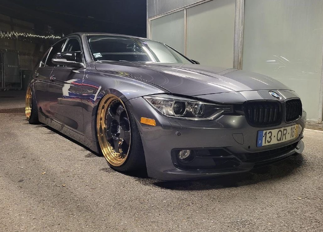 BMWF30